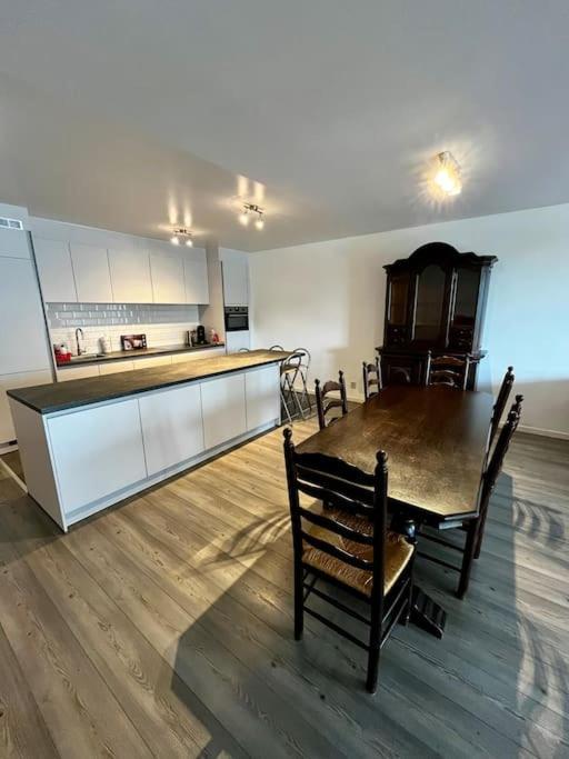 Big Apartment With Parking In Antwerpen Eksteriør bilde