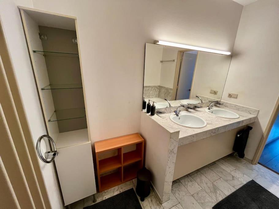 Big Apartment With Parking In Antwerpen Eksteriør bilde