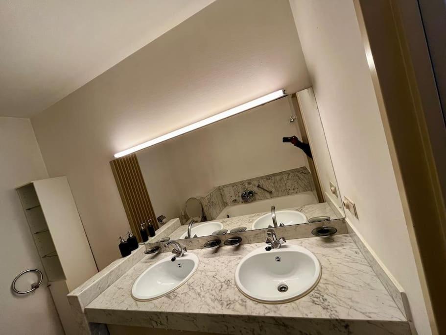 Big Apartment With Parking In Antwerpen Eksteriør bilde