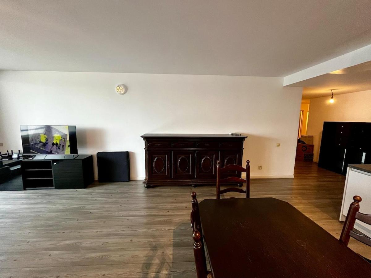 Big Apartment With Parking In Antwerpen Eksteriør bilde